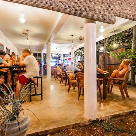 Dorian Guest House And Restaurant เวลิกามา ภายนอก รูปภาพ